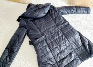 Abrigo Uterqüe Impermeable Negro