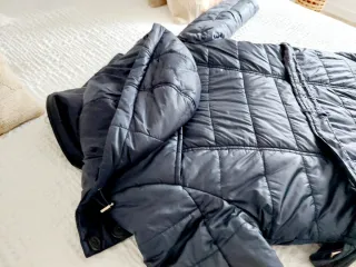 Abrigo Uterqüe Impermeable Negro