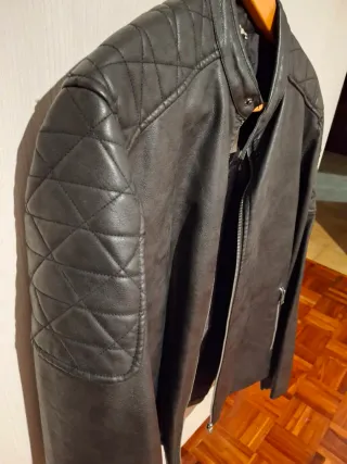 Chaqueta Esprit Negra de Chico por no usarla.