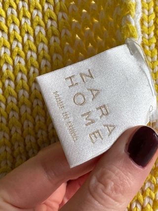 Manta Zara Home Amarilla y Blanca