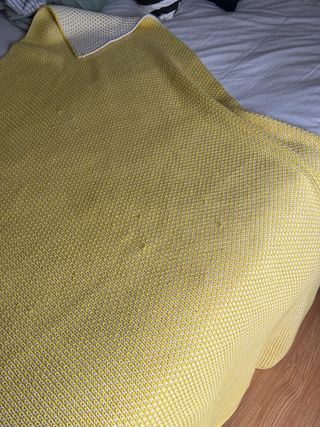 Manta Zara Home Amarilla y Blanca