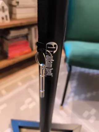 Soportes Altavoces Adam Hall Negros