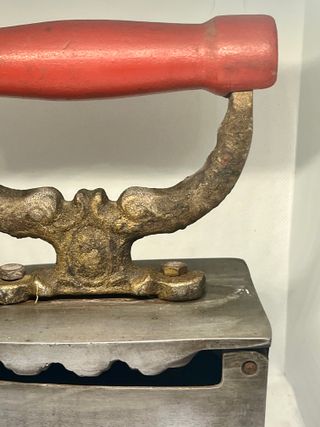 Plancha de carbón antigua