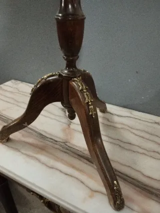 Mesita auxiliar antigua con tapa de mármol