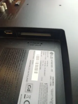 Smart TV LG Negra y Gris 24 pulgadas