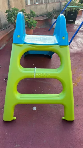 Tobogán infantil azul y verde