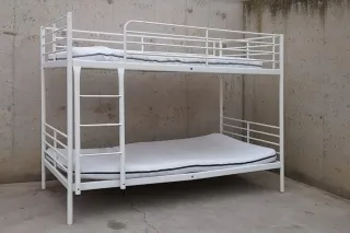 Litera doble de color blanco