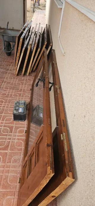 Juego de 10 puertas de madera