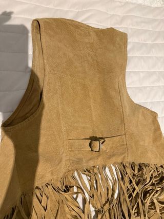 Chaleco de piel con flecos para mujer