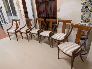 Mesa de comedor y 6 sillas