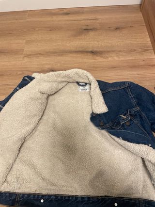 Chaqueta vaquera Pull and Bear con forro