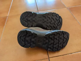 Botas de montaña niña grises y rojas talla 30