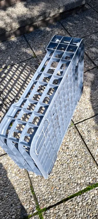 Cajas "gavetas" apilables grises