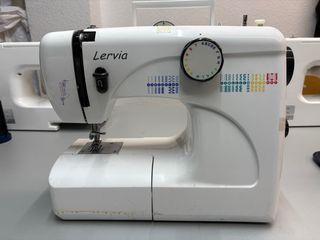 Máquina de coser Lervia