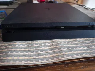 PS4 Slim 500GB + 2 Mandos Originales