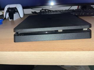 PS4 slim solo venta en persona y pago en efectivo