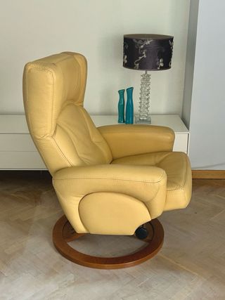 Sillón 100% Piel Giratorio Reclinable Beige