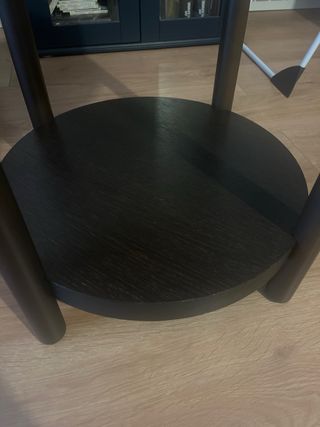 Mesa auxiliar salón Listerby Ikea madera oscura