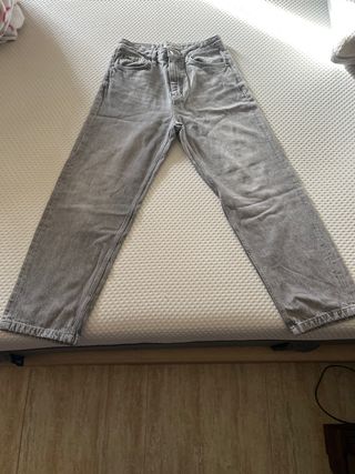 Pantalón baggy gris