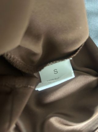 Falda satinada marrón talla S