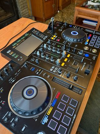 Pioneer XDJ-RX2 + Maleta + Decksaver
