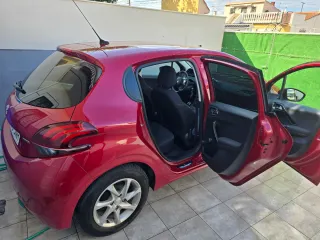 Peugeot 208 2016