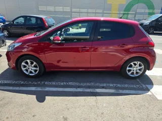 Peugeot 208 2016