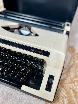 Máquina de escribir Olympia Alphamatic Vintage