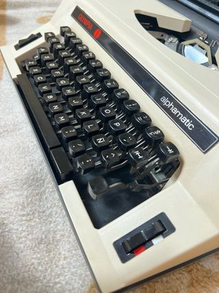 Máquina de escribir Olympia Alphamatic Vintage