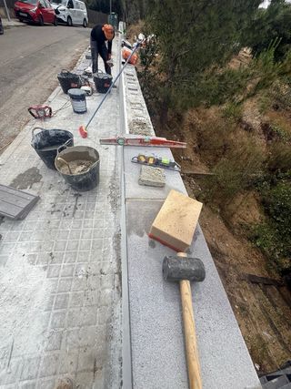 Servicios de albañilería: muros y revoques