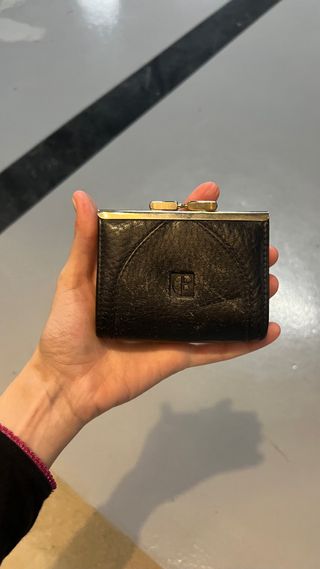 Monedero piel negro antiguo broche metálico