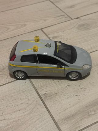 Fiat Grande Punto Guardia di Finanza 1/24
