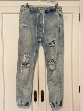 Pantalón vaquero Bershka roto