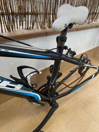 Bicicleta BH desmontada