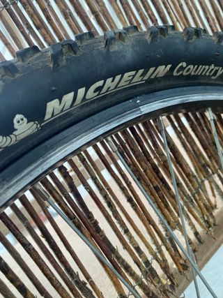 Bicicleta BH desmontada