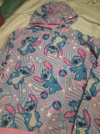 Sudadera con capucha y estampado de Stitch