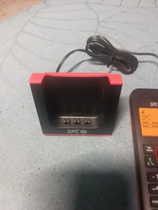 2 Teléfono SPC con base de carga