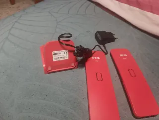 2 Teléfono SPC con base de carga