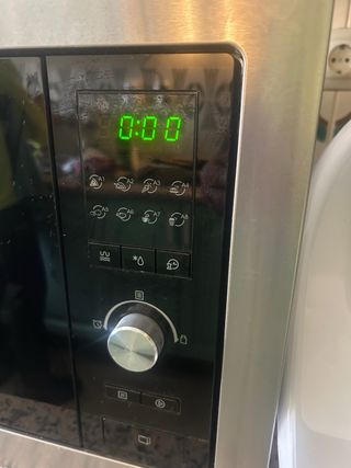 Microonde con grill Whirlpool da incasso come nuovo