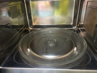 Microonde con grill Whirlpool da incasso come nuovo