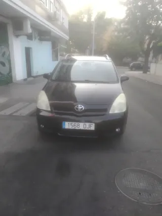 Toyota Verso 2005
