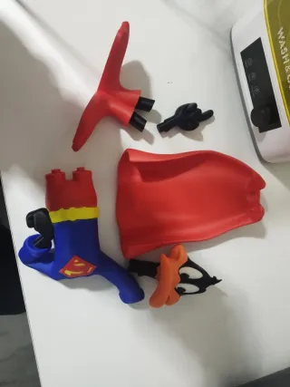 Figura Pato Lucas Superman