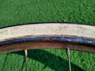 Ruedas y neumáticos 550A varillas años 50