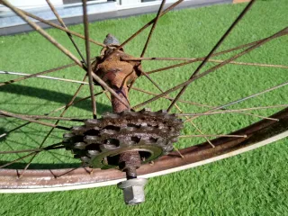 Ruedas y neumáticos 550A varillas años 50