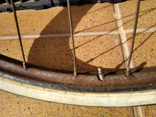 Ruedas y neumáticos 550A varillas años 50