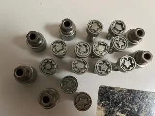 Se vende tornillos antirrobo VW GOLF MK7 AUDI SEAT