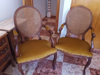 Juego de 2 Sillas de Madera y Rattan