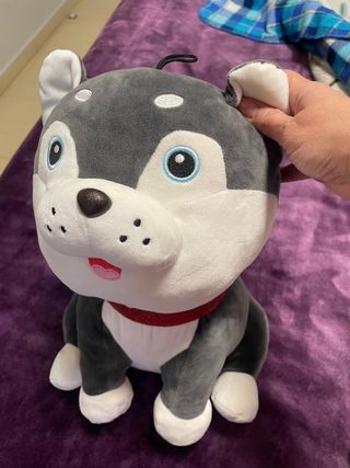 Dos peluches de perro Shiba Inu