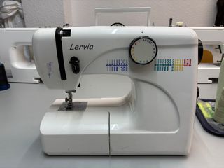 Máquina de coser Lervia