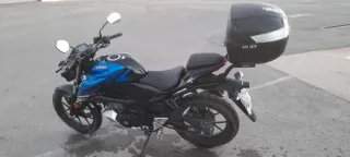 Suzuki GSXS125 Naked Moto Azul/Negra